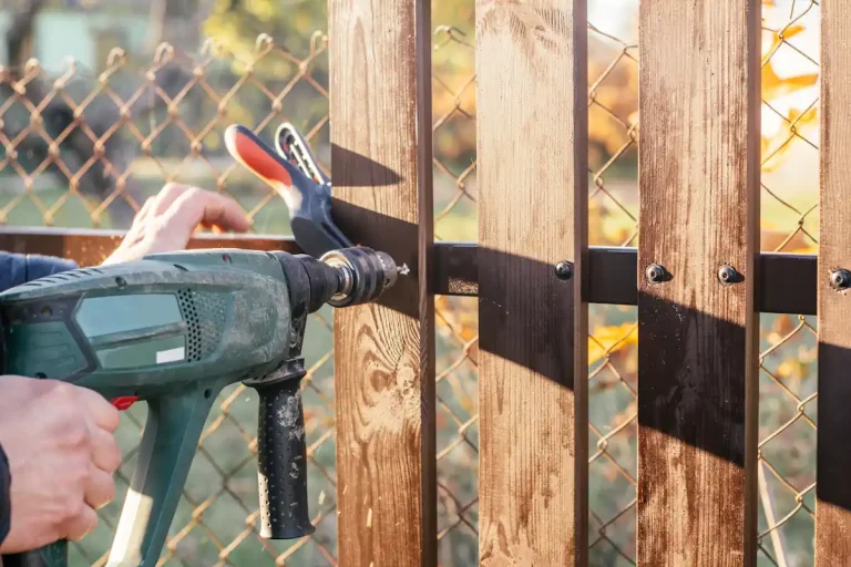 Installer une clôture dans lejardin